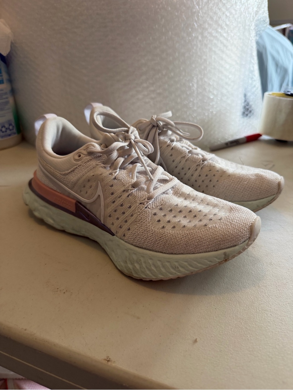 Women’s Size 7 Nike React